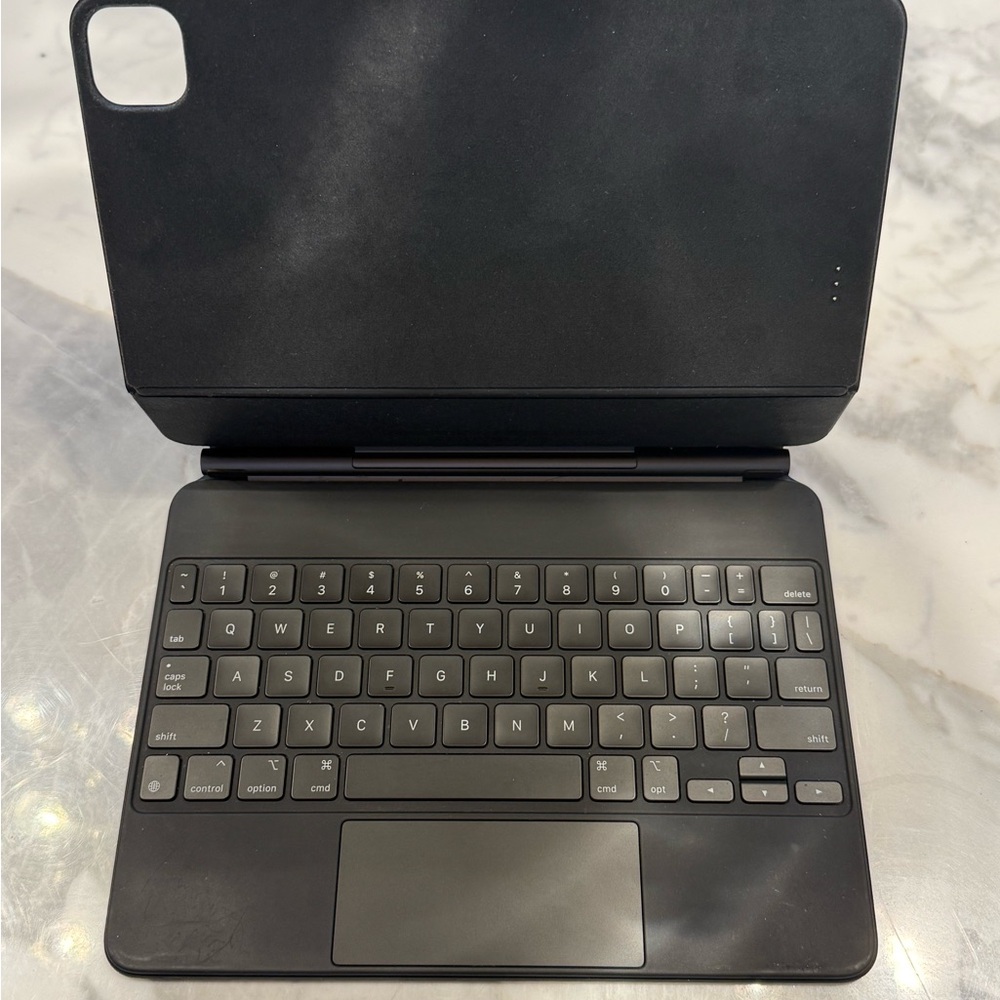 Apple Magic Keyboard for 3rd gen iPad Pro and 4th gen iPad Air